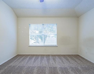 1408 Belaire Drive - Photo Thumbnail 9