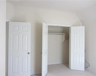 7425 Danbridge Lane - Photo Thumbnail 9