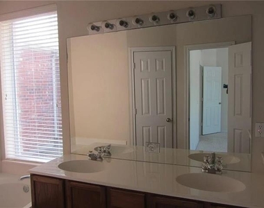 7425 Danbridge Lane - Photo Thumbnail 8