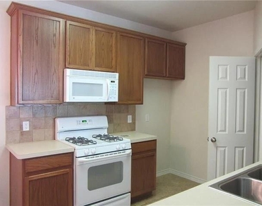 7425 Danbridge Lane - Photo Thumbnail 6