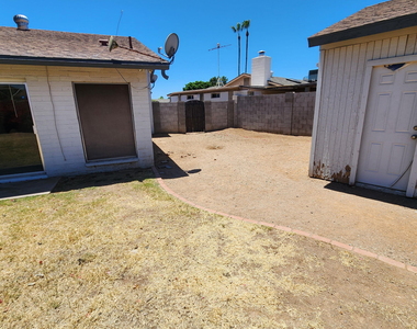 3510 W Andorra Drive - Photo Thumbnail 7