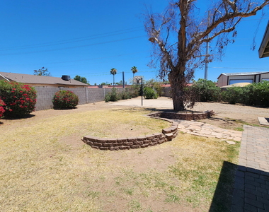 3510 W Andorra Drive - Photo Thumbnail 11