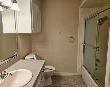 5400 Sayle Street - Photo Thumbnail 9