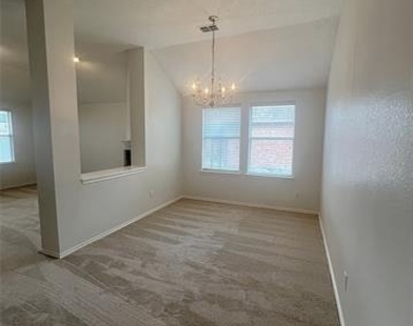 1616 Logan Drive - Photo Thumbnail 11