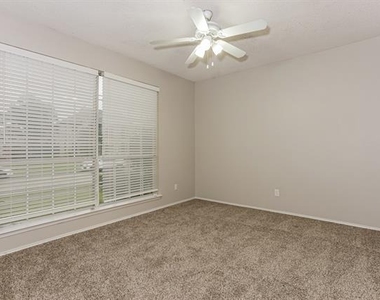 2329 Bent Brook Drive - Photo Thumbnail 11
