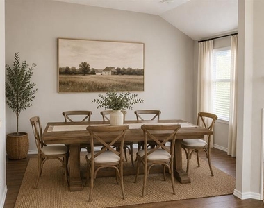 1006 Stockton Drive - Photo Thumbnail 2