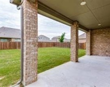 921 Waterview Drive - Photo Thumbnail 29