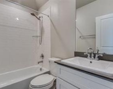 921 Waterview Drive - Photo Thumbnail 25