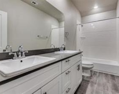 921 Waterview Drive - Photo Thumbnail 28