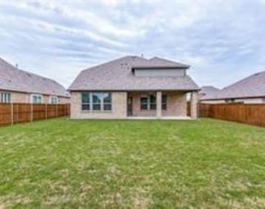 921 Waterview Drive - Photo Thumbnail 31