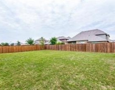 921 Waterview Drive - Photo Thumbnail 32