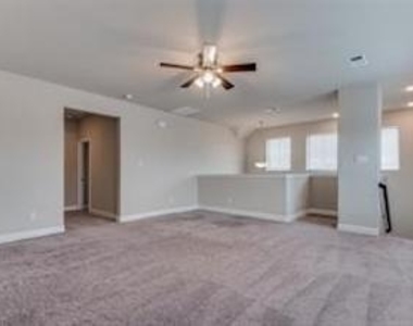921 Waterview Drive - Photo Thumbnail 20