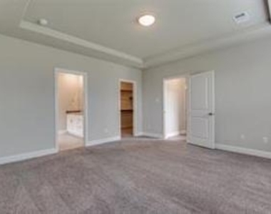 921 Waterview Drive - Photo Thumbnail 15