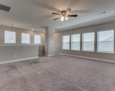 921 Waterview Drive - Photo Thumbnail 21