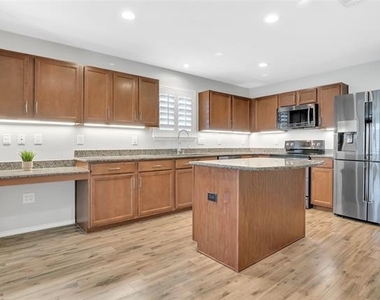 16329 Severn Lane - Photo Thumbnail 12