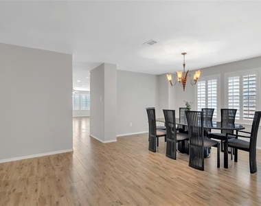16329 Severn Lane - Photo Thumbnail 6