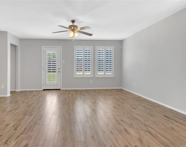 16329 Severn Lane - Photo Thumbnail 15