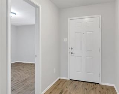 16329 Severn Lane - Photo Thumbnail 4