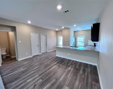 312 Tranquil Lane - Photo Thumbnail 4