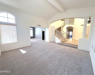 1601 E Glenhaven Drive - Photo Thumbnail 7
