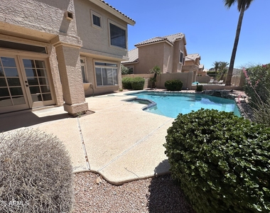 1601 E Glenhaven Drive - Photo Thumbnail 9
