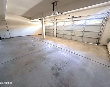 1601 E Glenhaven Drive - Photo Thumbnail 12