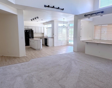 1601 E Glenhaven Drive - Photo Thumbnail 3