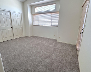1601 E Glenhaven Drive - Photo Thumbnail 15
