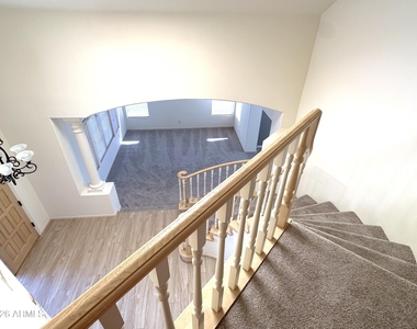1601 E Glenhaven Drive - Photo Thumbnail 4