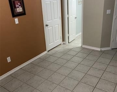 8608 Brunswick Drive - Photo Thumbnail 5