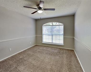 6921 Black Wing Drive - Photo Thumbnail 11