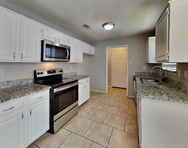 6921 Black Wing Drive - Photo Thumbnail 3