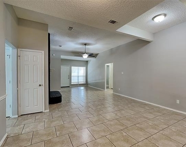 6921 Black Wing Drive - Photo Thumbnail 5