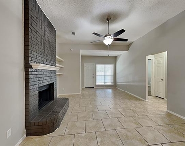 6921 Black Wing Drive - Photo Thumbnail 2
