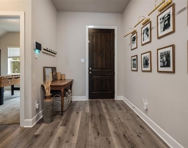 1656 Deerpath Drive - Photo Thumbnail 8