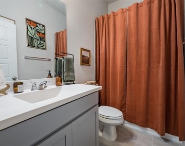 1656 Deerpath Drive - Photo Thumbnail 17