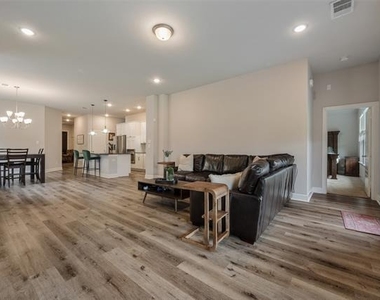 1656 Deerpath Drive - Photo Thumbnail 3