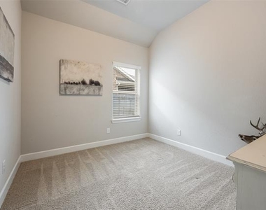 1656 Deerpath Drive - Photo Thumbnail 14