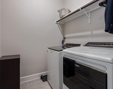 1656 Deerpath Drive - Photo Thumbnail 19