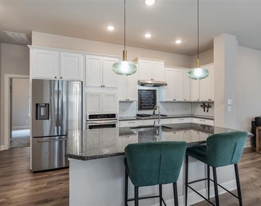 1656 Deerpath Drive - Photo Thumbnail 4