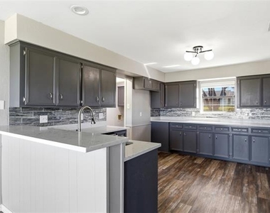 1213 Marilyn Jayne Drive - Photo Thumbnail 9