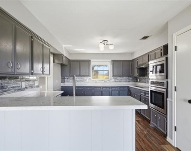 1213 Marilyn Jayne Drive - Photo Thumbnail 10
