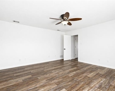 1213 Marilyn Jayne Drive - Photo Thumbnail 16