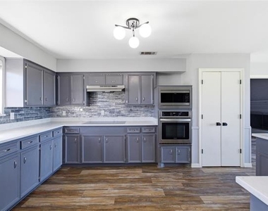 1213 Marilyn Jayne Drive - Photo Thumbnail 12