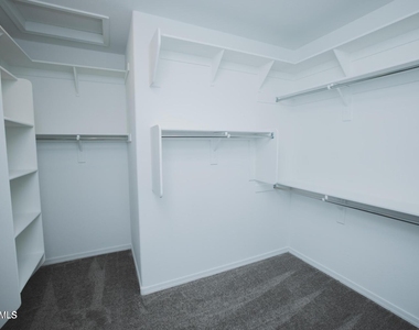 3512 N 103rd Avenue - Photo Thumbnail 13