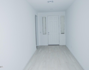 3512 N 103rd Avenue - Photo Thumbnail 3