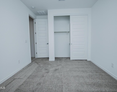 3512 N 103rd Avenue - Photo Thumbnail 10