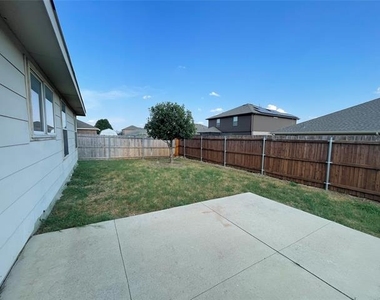 531 Cantebury Park Lane - Photo Thumbnail 8