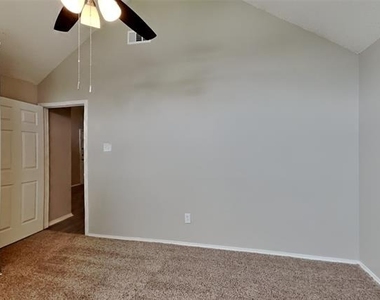 511 Brazos Street - Photo Thumbnail 11