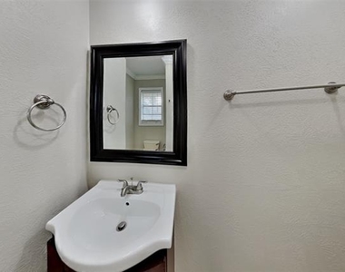 1522 Clover Hill Road - Photo Thumbnail 8